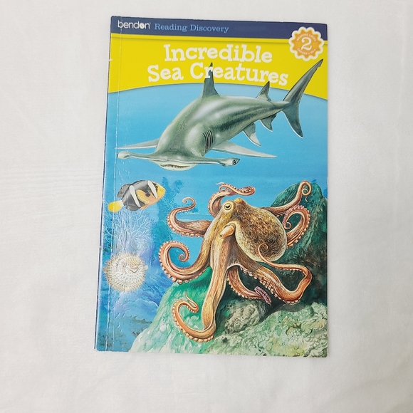 ⭐️ 12 Educational Book Bundle (animals: sharks. Bugs, dinos, insects) ⭐️ - Picture 3 of 13